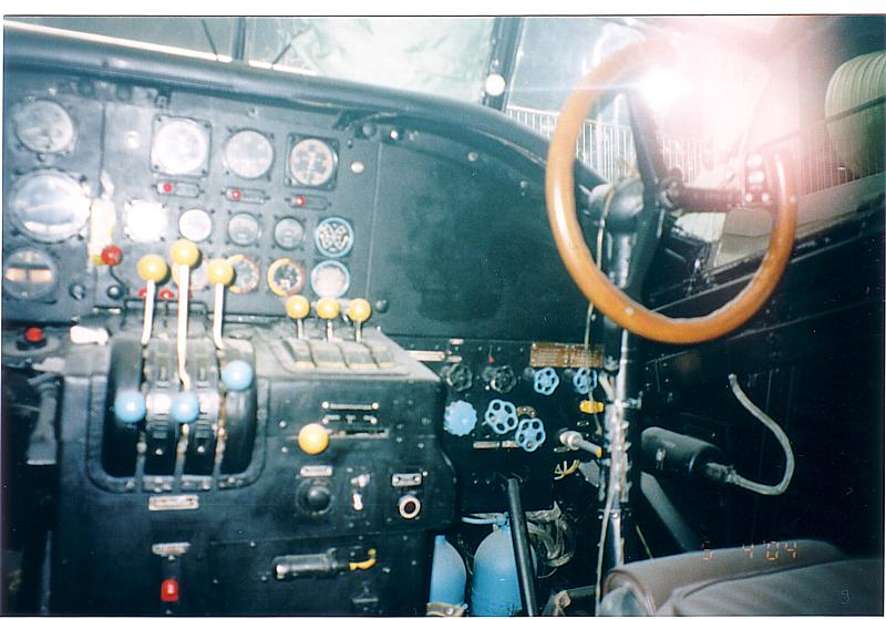 junkers-tri-cockpit-right.jpg